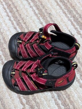 KEEN Kids Red Closed-Toe Sandals
